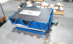 小型升降平臺在建筑裝飾施工中的實(shí)用價(jià)值