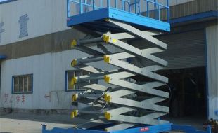 高效安全的剪叉式高空作業平臺在工業中的應用